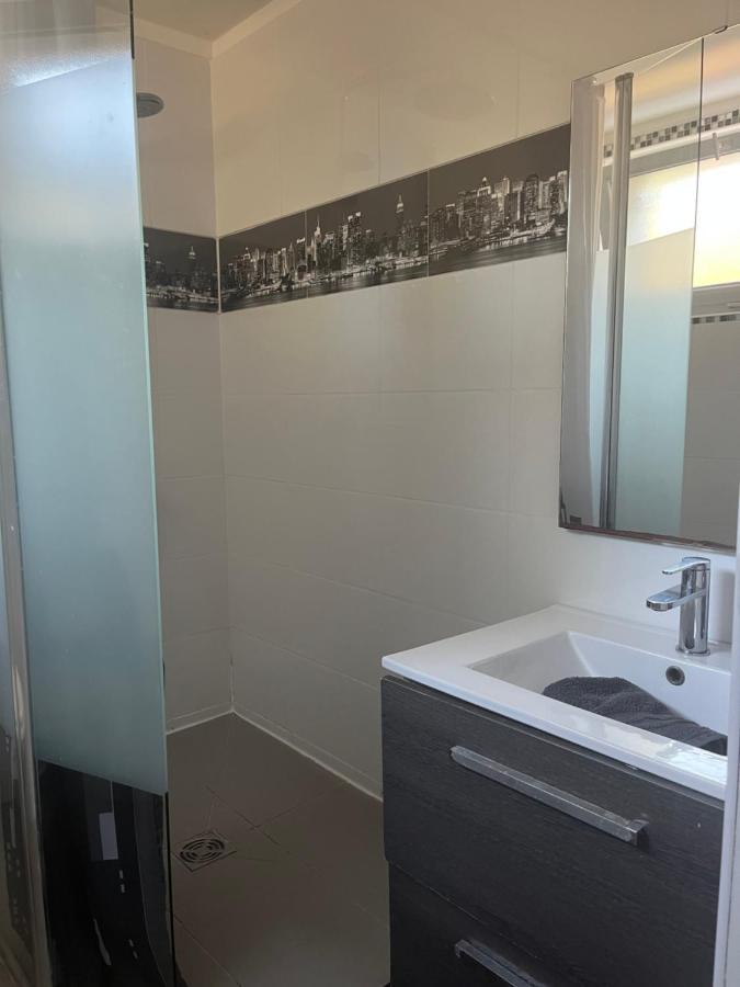 Chambres D'Hotes Poirier Bazin Montry Zewnętrze zdjęcie