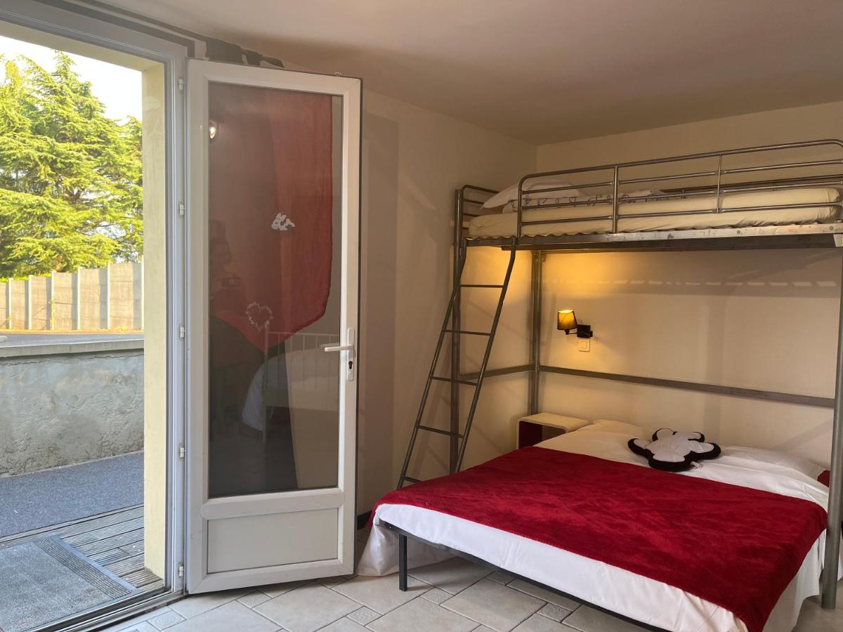 Chambres D'Hotes Poirier Bazin Montry Zewnętrze zdjęcie