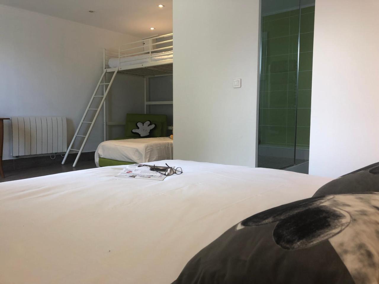 Chambres D'Hotes Poirier Bazin Montry Zewnętrze zdjęcie